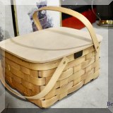 D18. Picnic basket. 